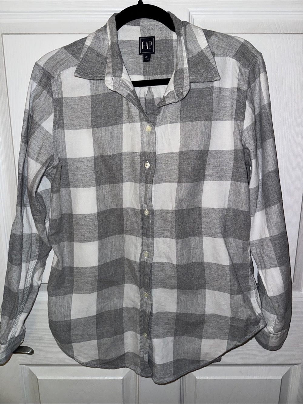 GAP Woman’s Gray & White Check Button-Down Shirt